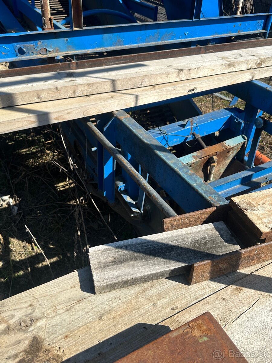 Anna z644 zemiakovy kombajn