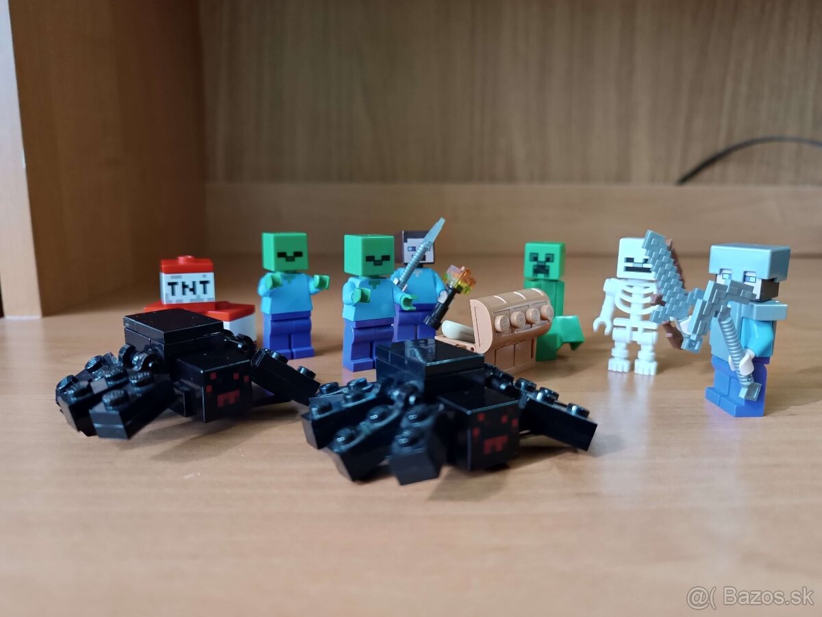 LEGO Minecraft figúrky + predmety (používané)