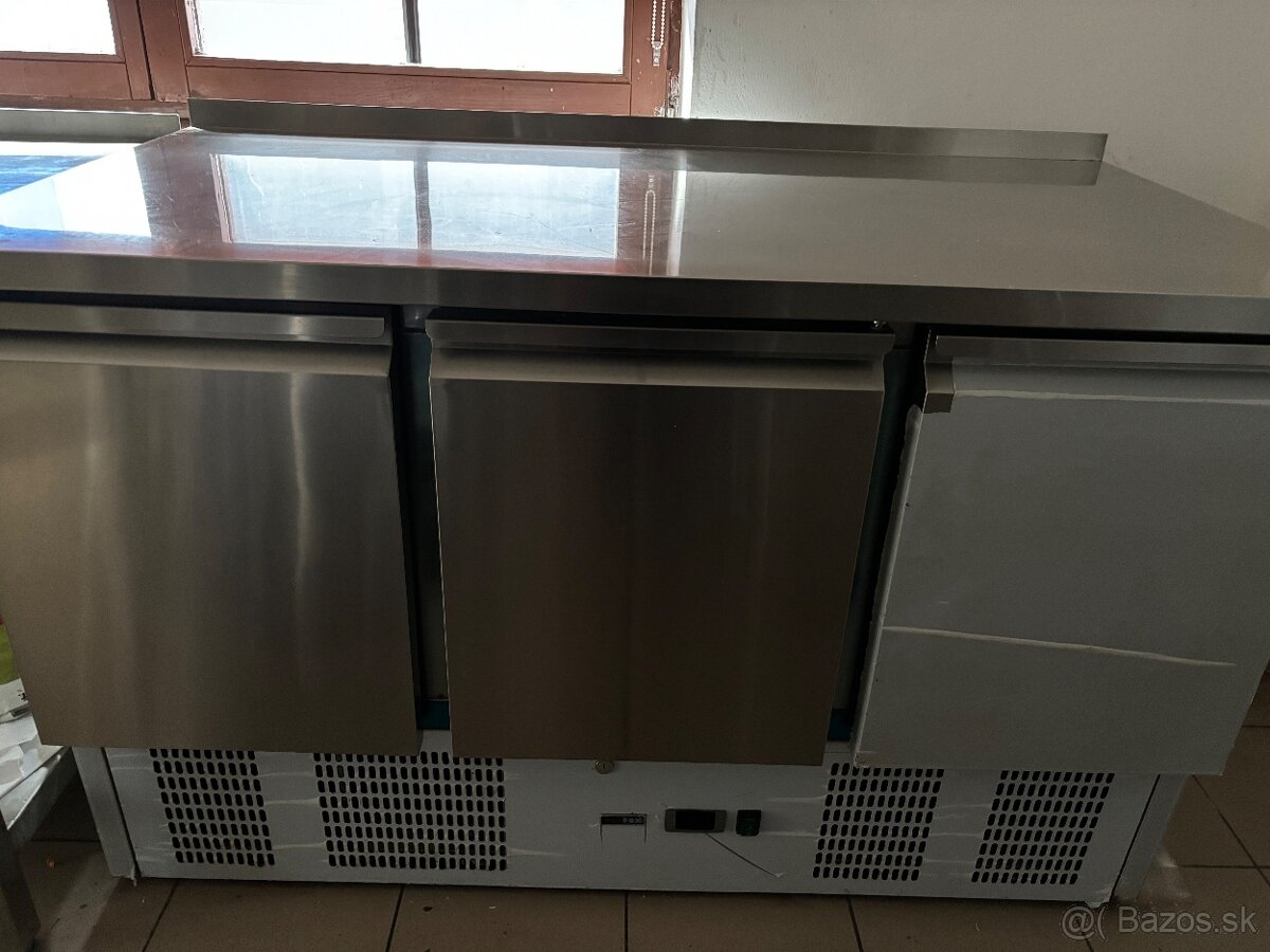 Chladiaci stol MT-903