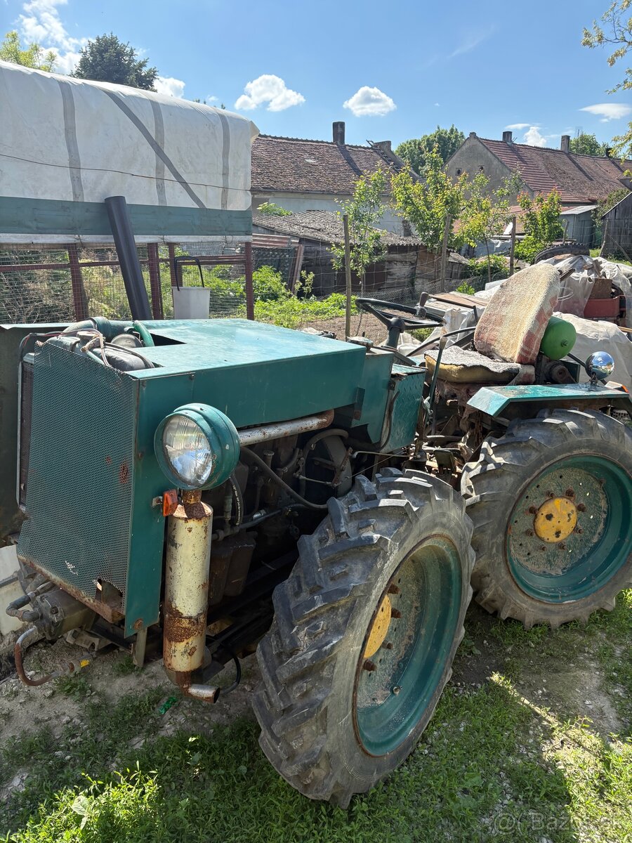 Malotraktor kĺbový