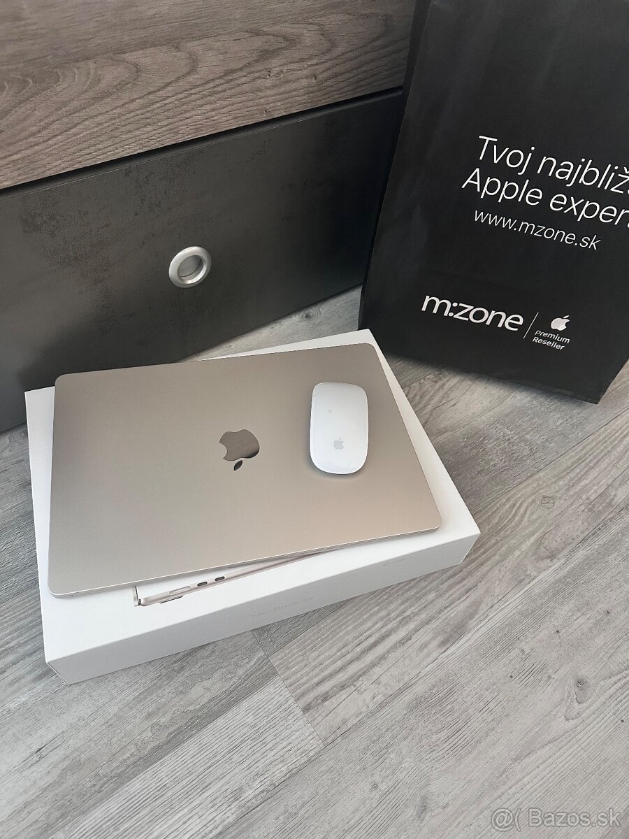 Macbook air 15 m2 ako novy aj s myškou