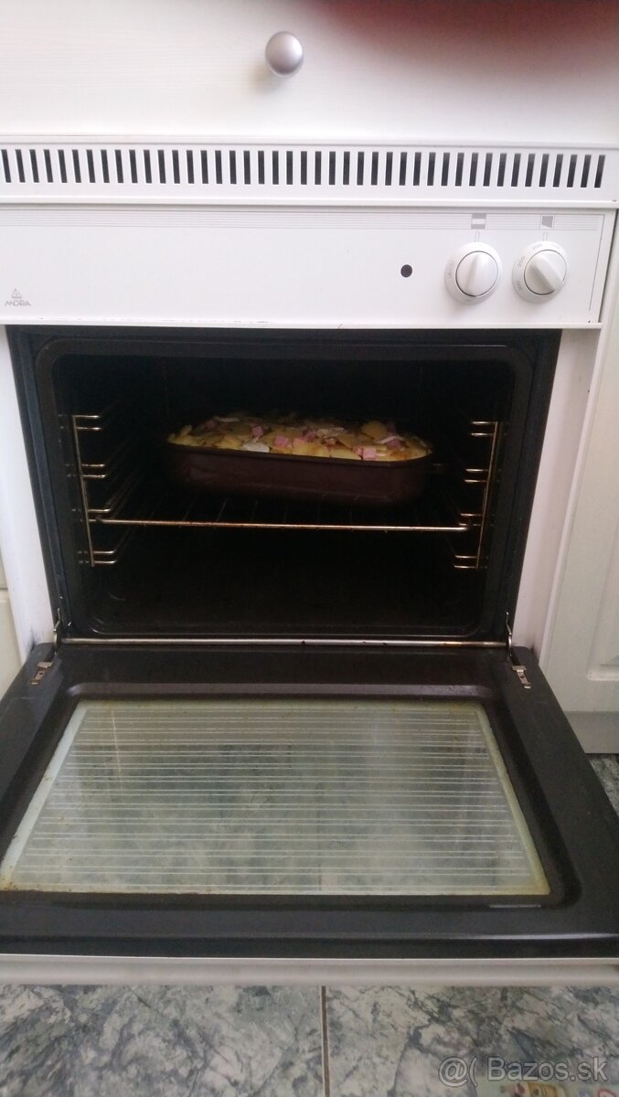 Predám elektrickú rúru Mora používanú, zachovalú