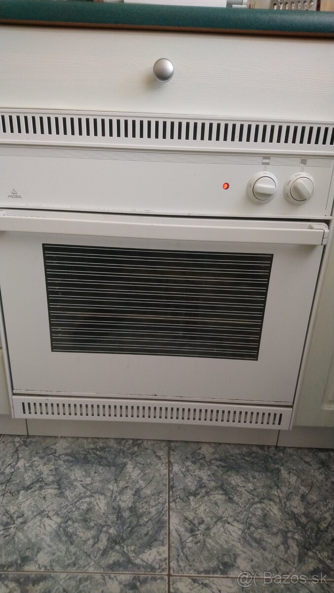 Predám elektrickú rúru Mora používanú, zachovalú