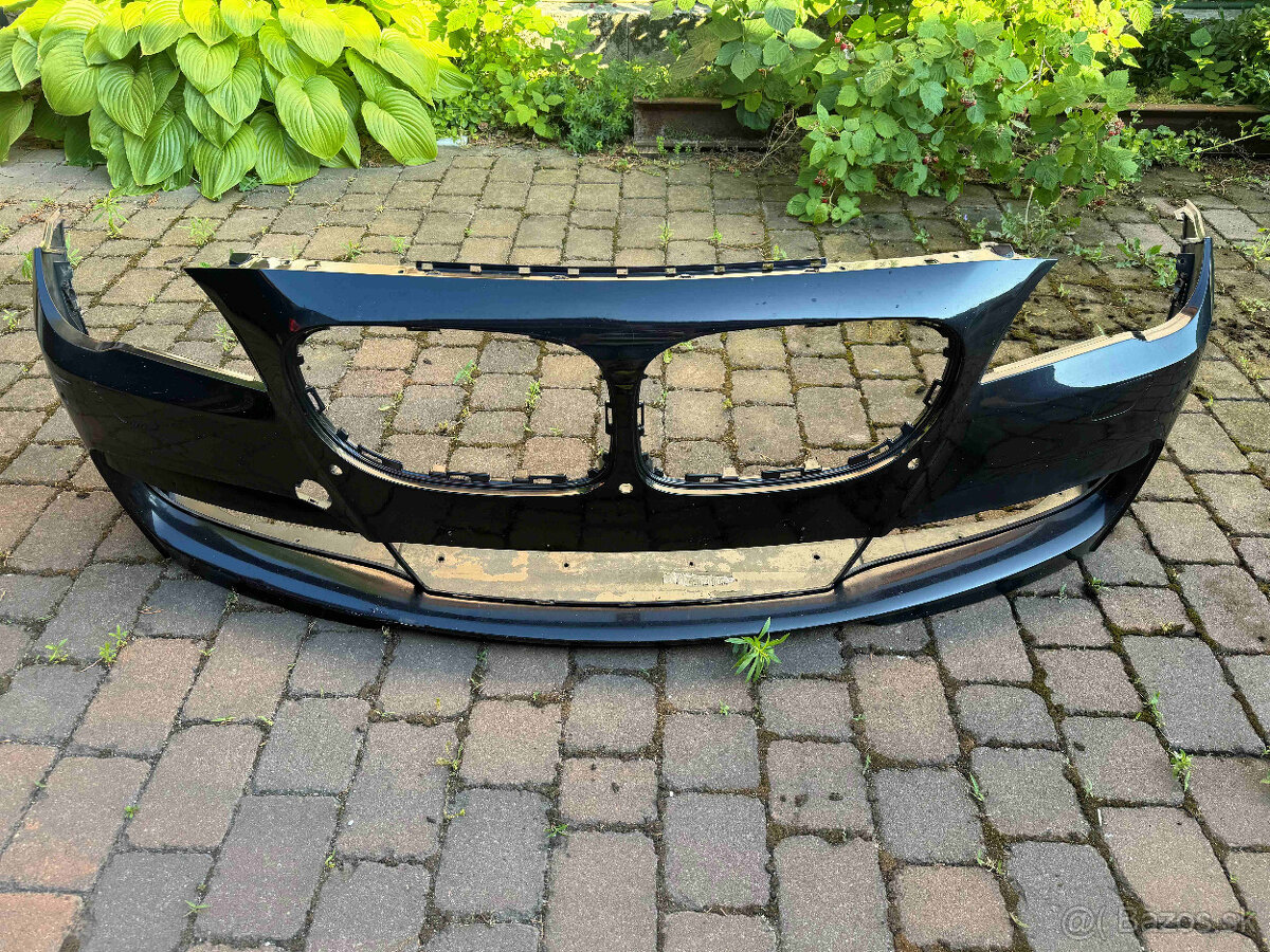 BMW 7 F01 F02 F03 predný nárazník M Technic