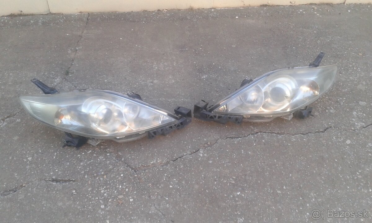 Mazda 5 Predne svetla Xenon+zadne svetla