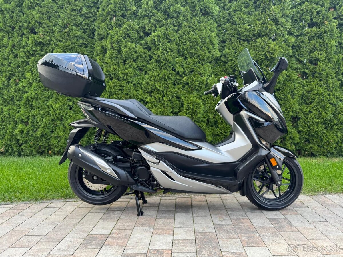 Honda Forza 300