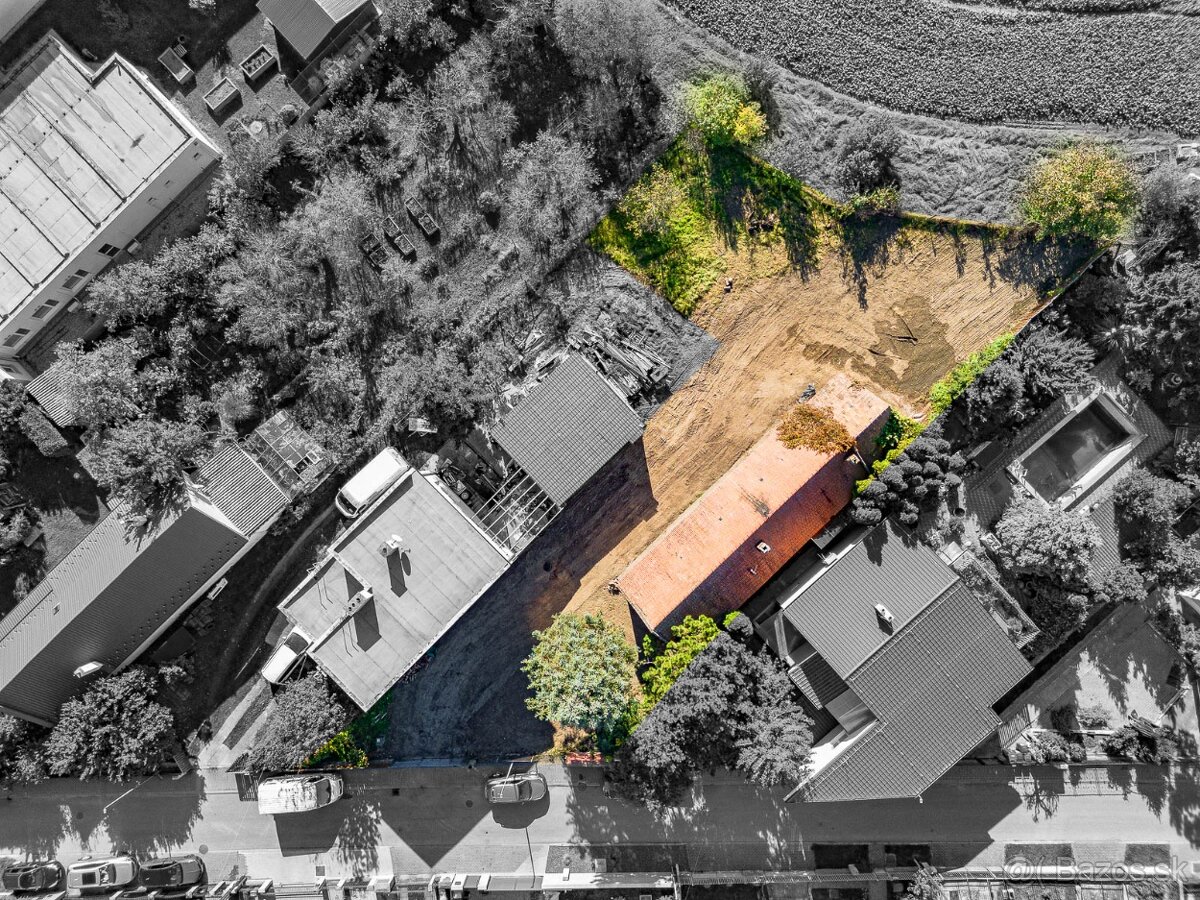 ŠPORTOVÁ ul. - STAVEBNÝ POZEMOK V POKOJNEJ ČASTI OBCE