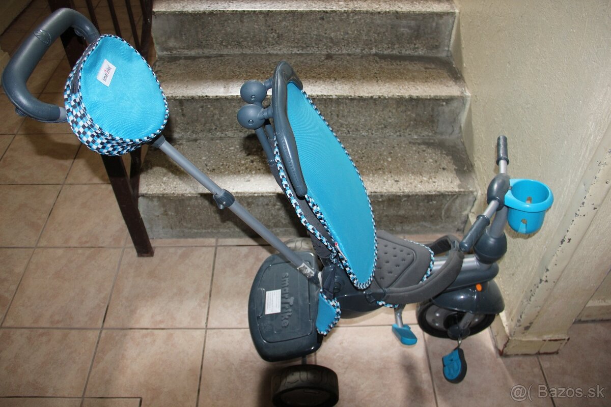 Predám kočík športový s držadlom vzadu.