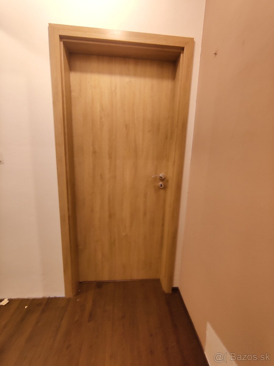 Interierove dvere s oblozkovou zarubnou