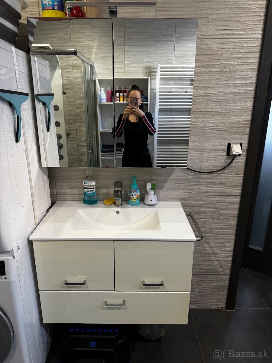 Kúpeľňový set s umývadlom