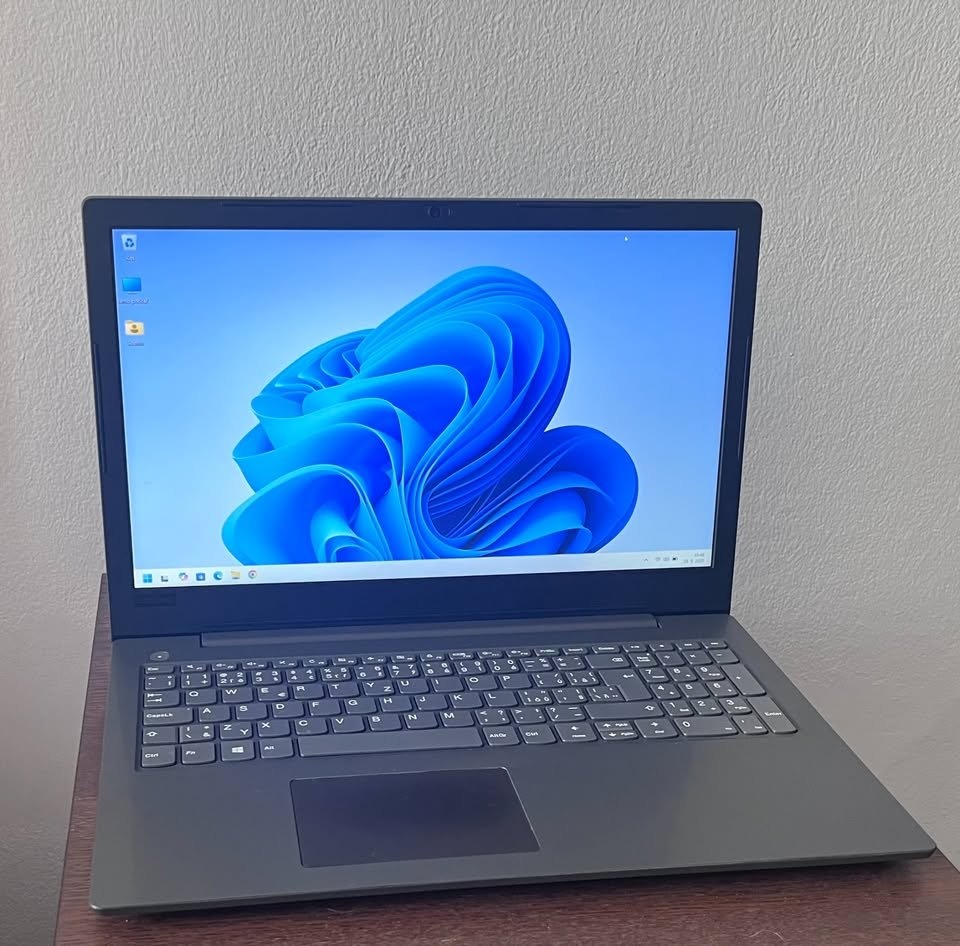 Predám notebook Lenovo V130