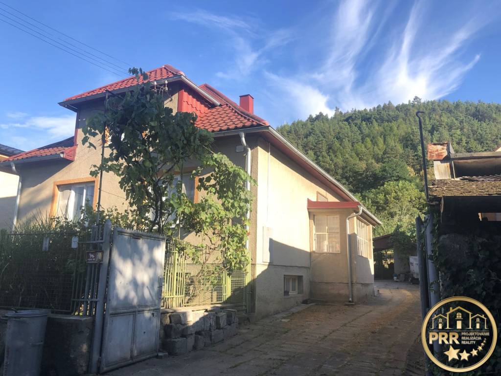 REZERVOVANÉ RD pri lese s pozemkom 1420m2 v Nitrici okres