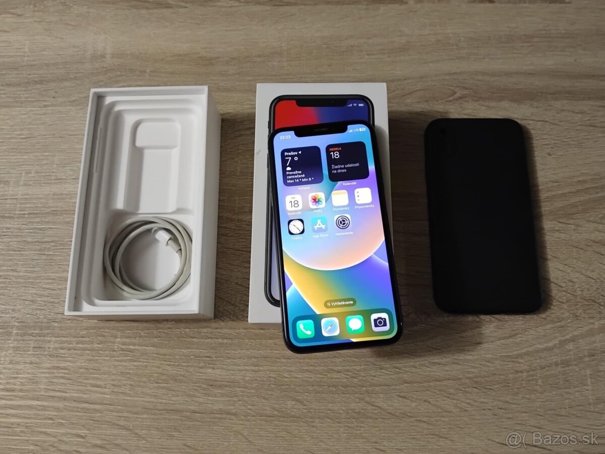 Apple iPhone X / 64GB Black Nová Bateria TOP stav