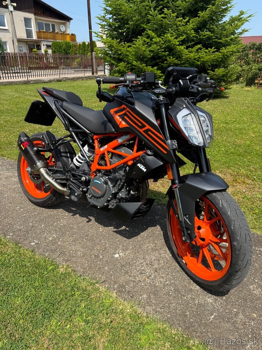 KTM Duke 125 2023 TOP stav + 900€ DOPLNKY