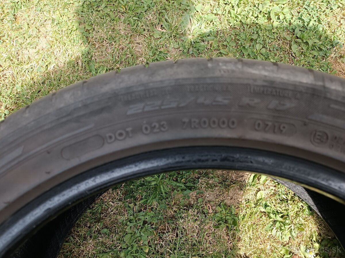 225/45 R17