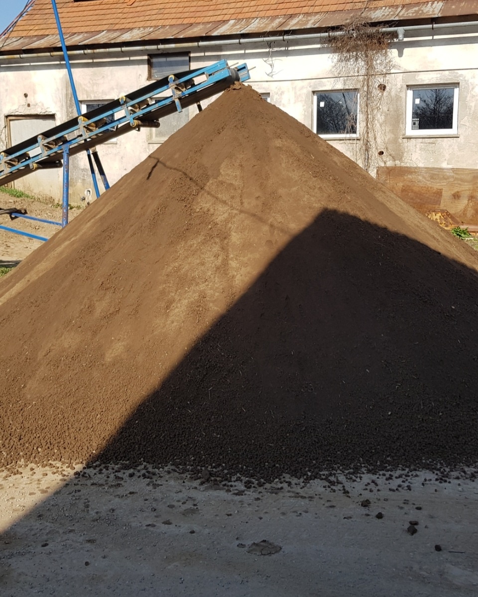 Preosiata Zem-Osievaná Zem -Ornica-Štrky-Piesky Kontajnery