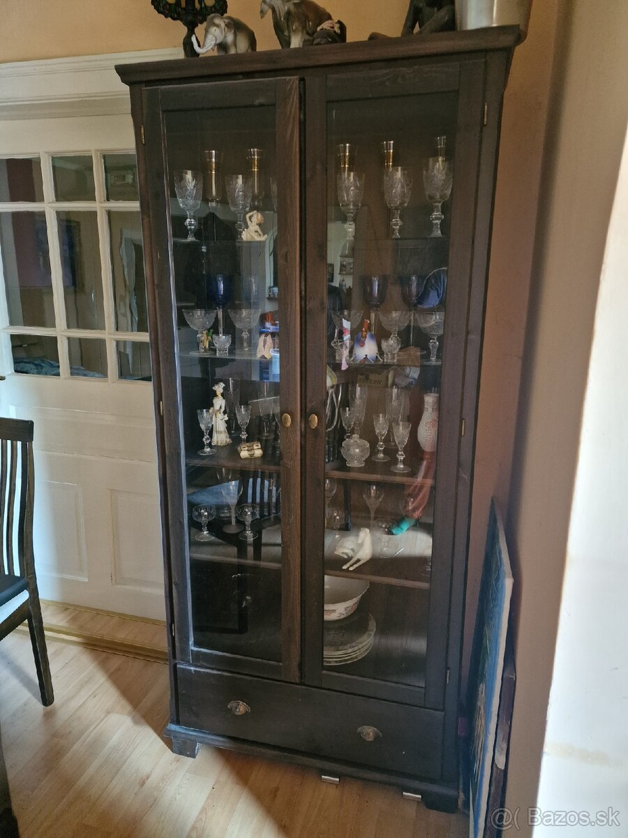 Knižnica, vitrína markor ikea 85x33x 192