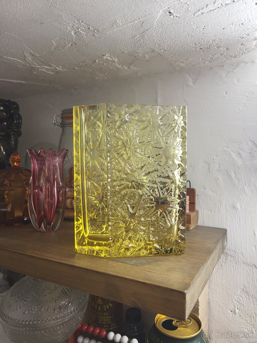 Predám vázu Václav Hanuš