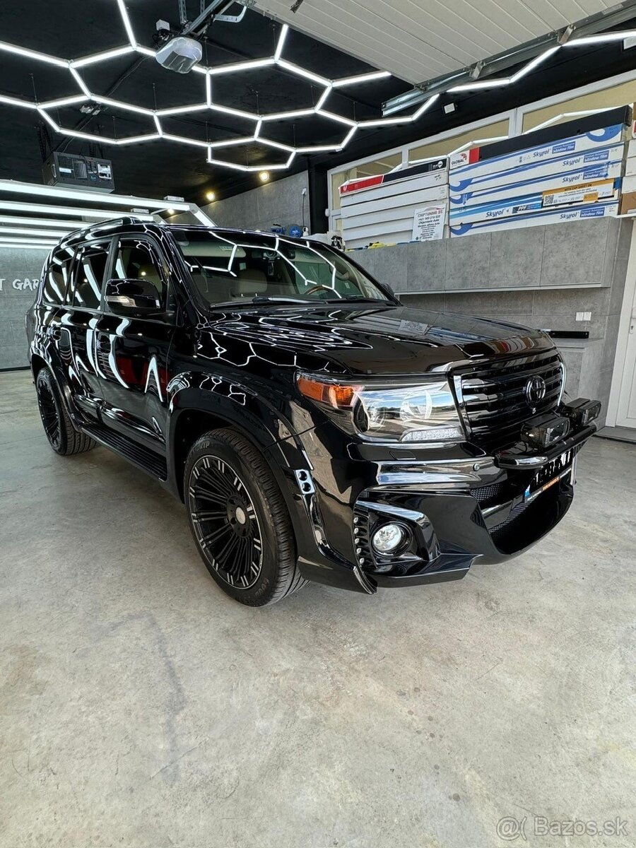 Toyota LANDCRUISER 200 V8 4.5 l D-4D LUX WALD TUNING