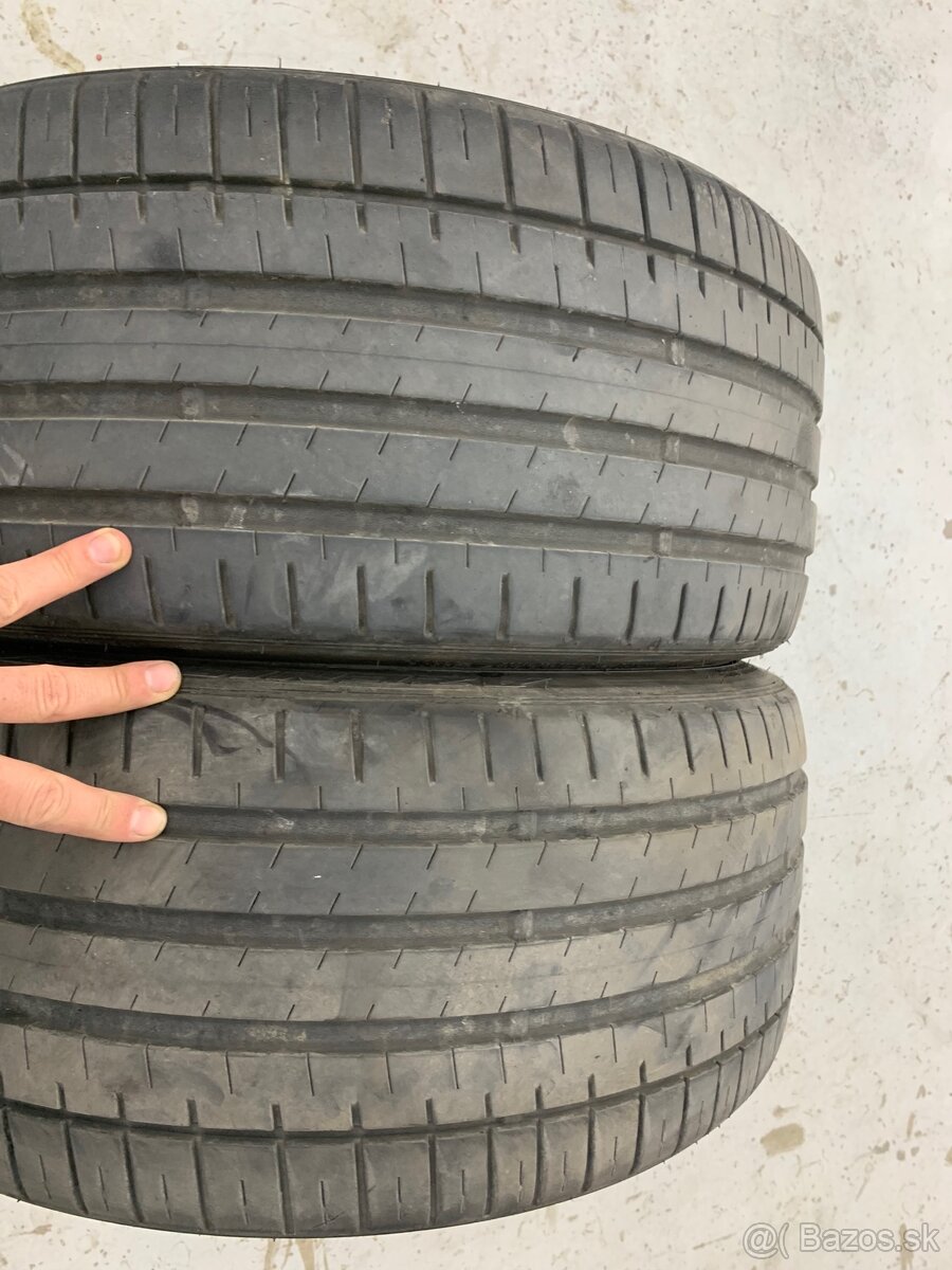 Falken 235/35 R19 , 2ks