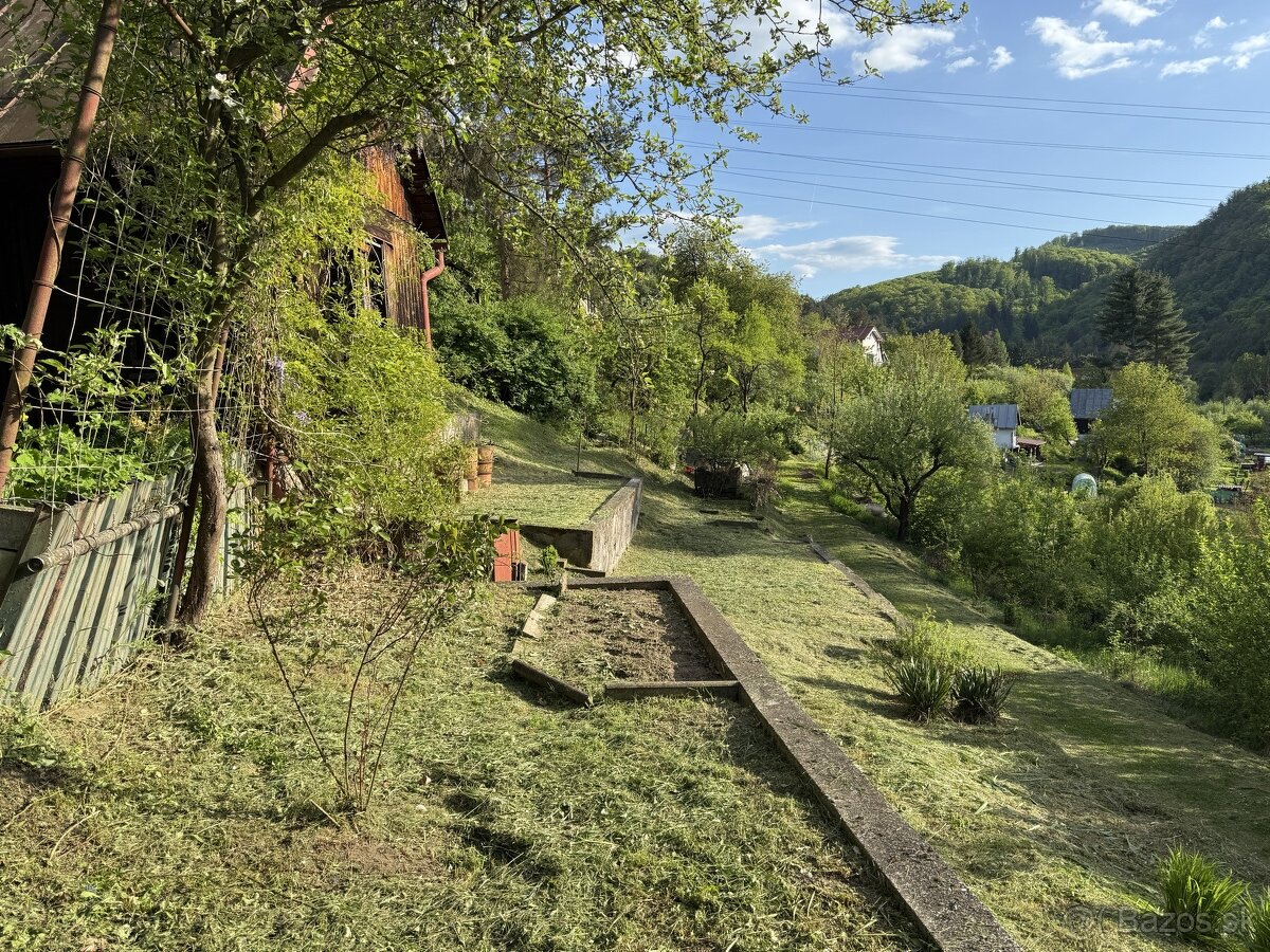 Chatka s pozemkom 1037m2 Zvolen