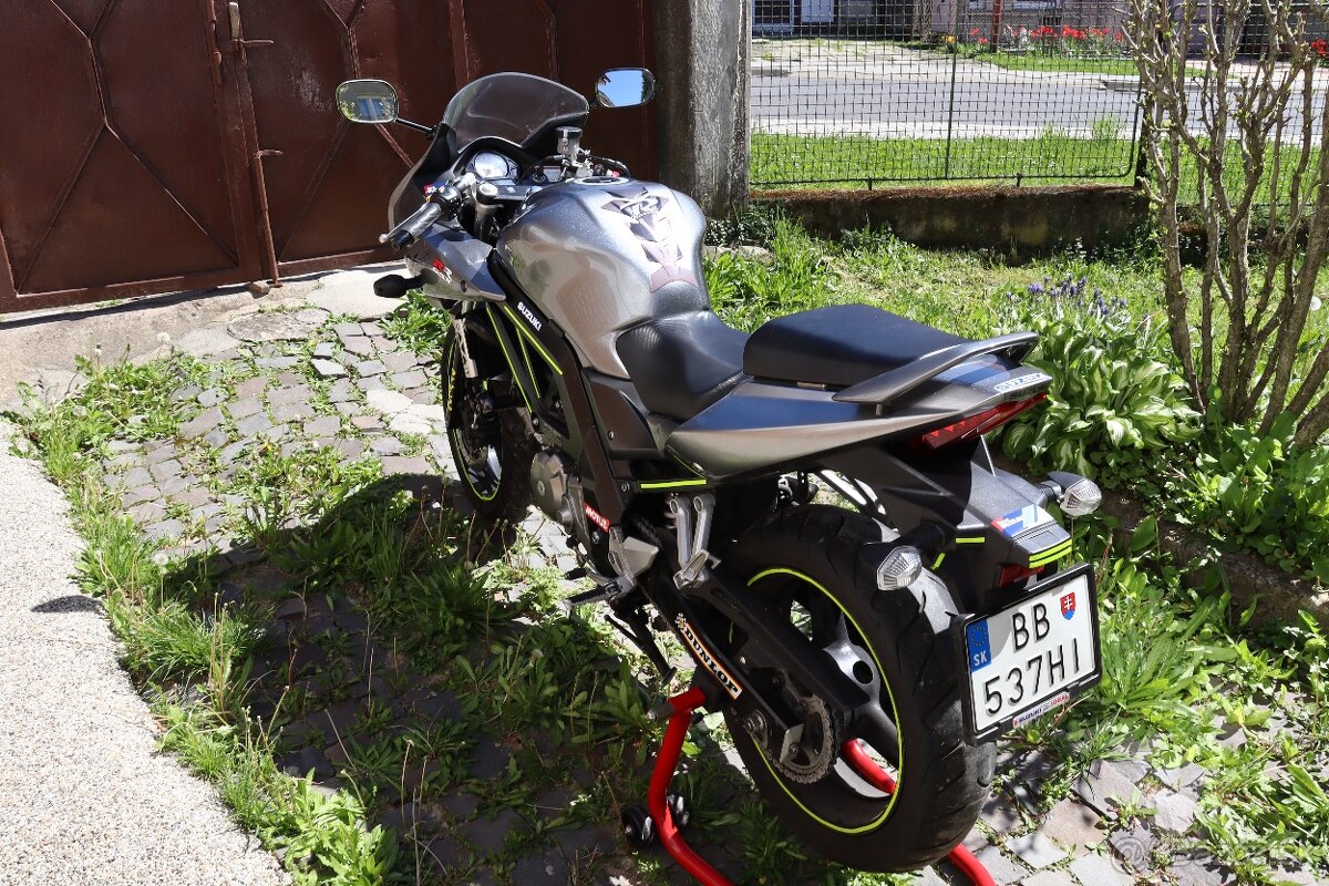 SUZUKI SV650S