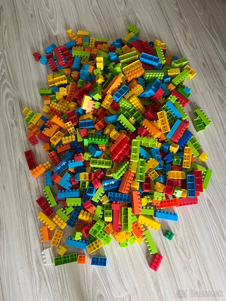 Predám plastové stavebné kocky