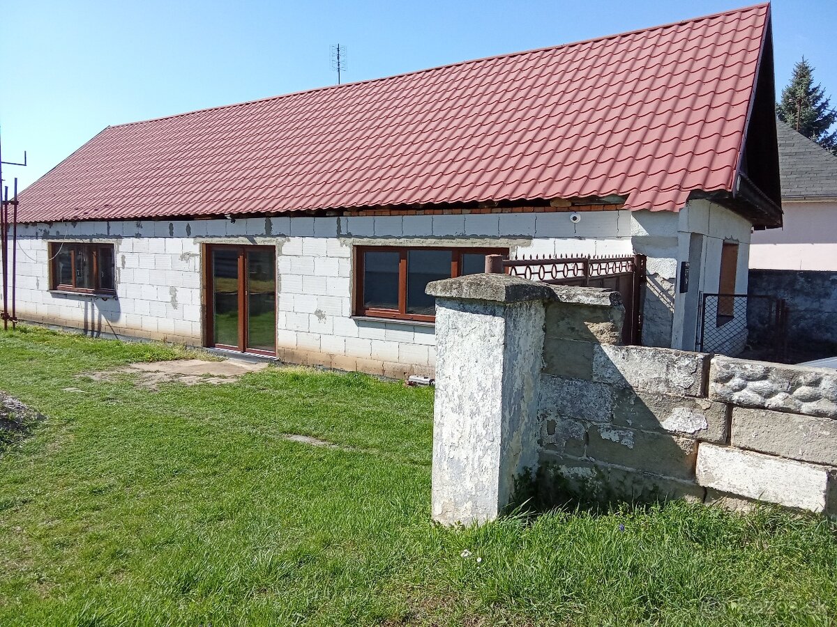 Starý vidiecky dom s veľkorysým pozemkom