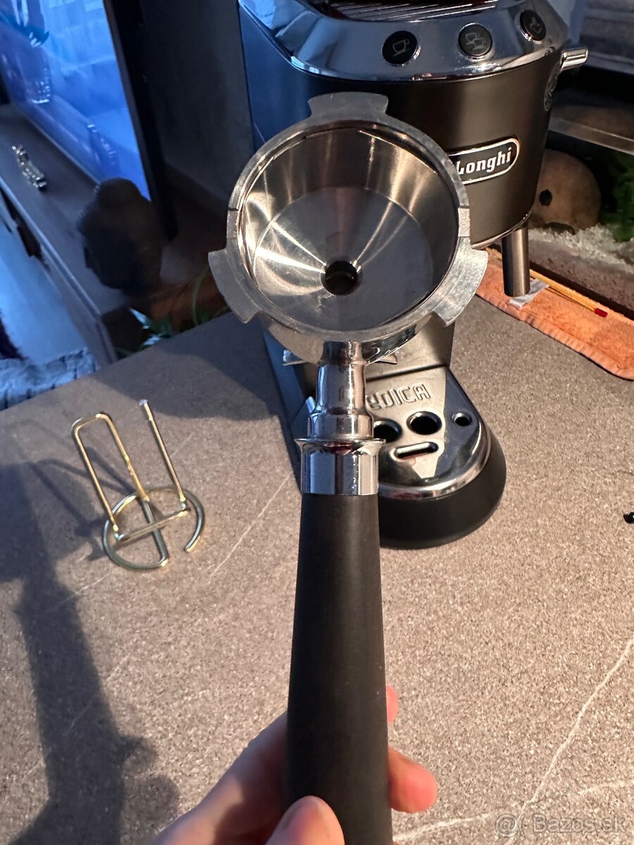 Paka s dvojvypustou Delonghi