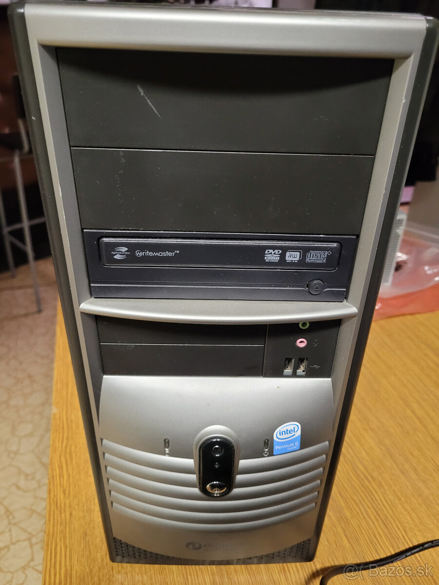 Predám PC skrinky v dobrom stave