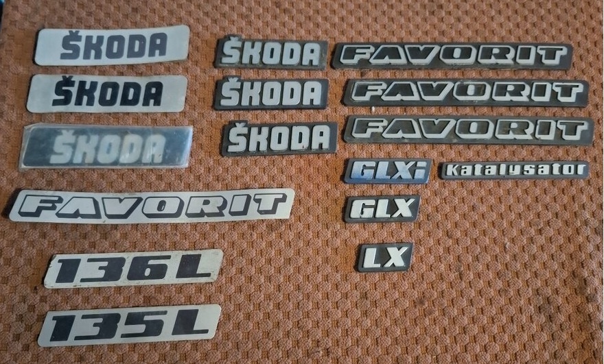 favorit - nápis a znak