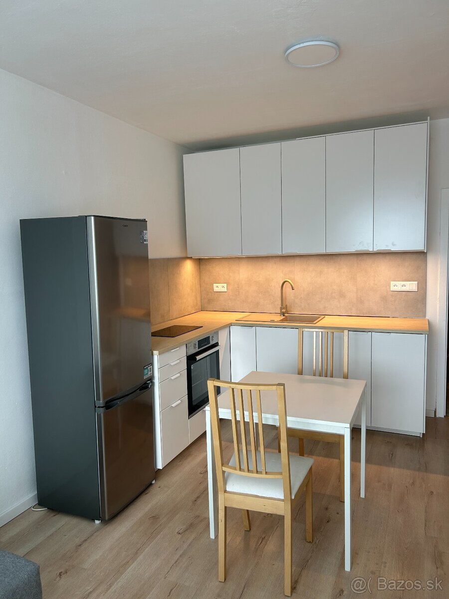 Prenajom Garzonka - Komarno bez Provizie