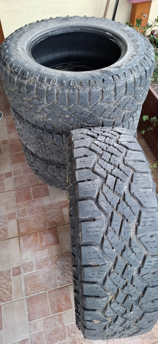 Good Year Wrangler Duratrac 255/70 R18