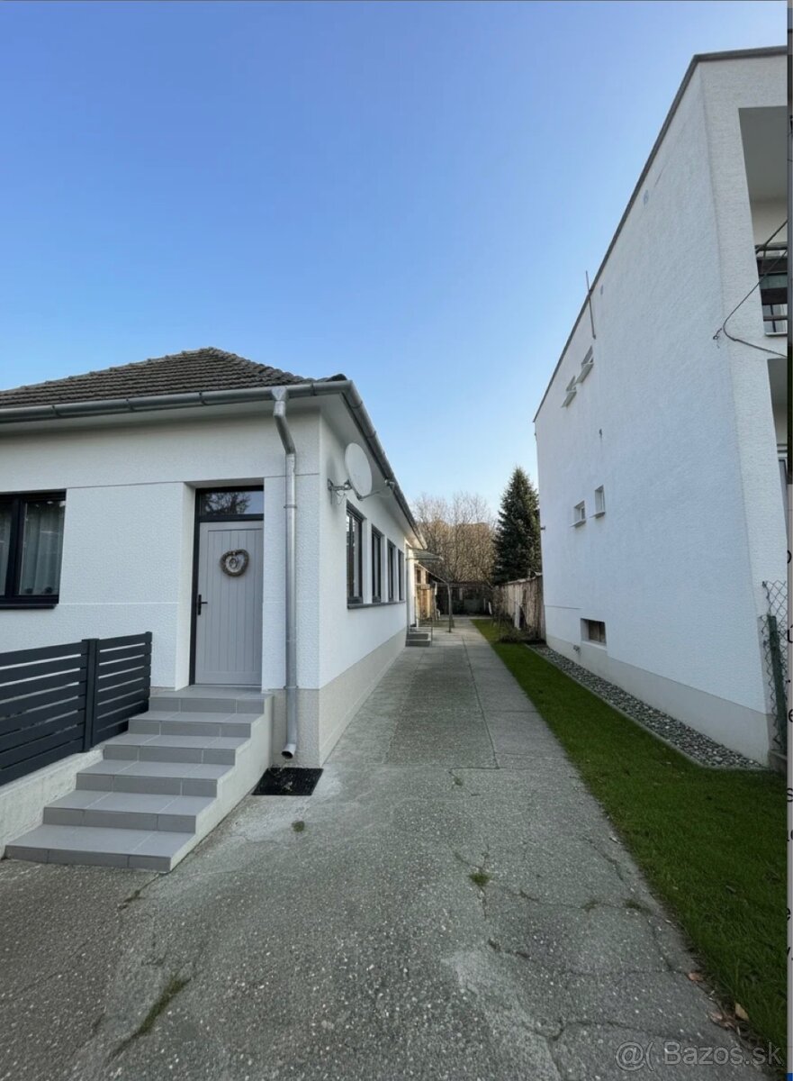 Rodinný dom v Koplotovciach