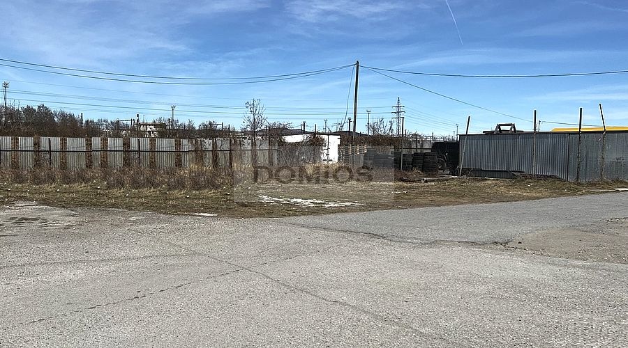 Pozemok - komerčné využitie / parking (400,00 m2, KE-V)