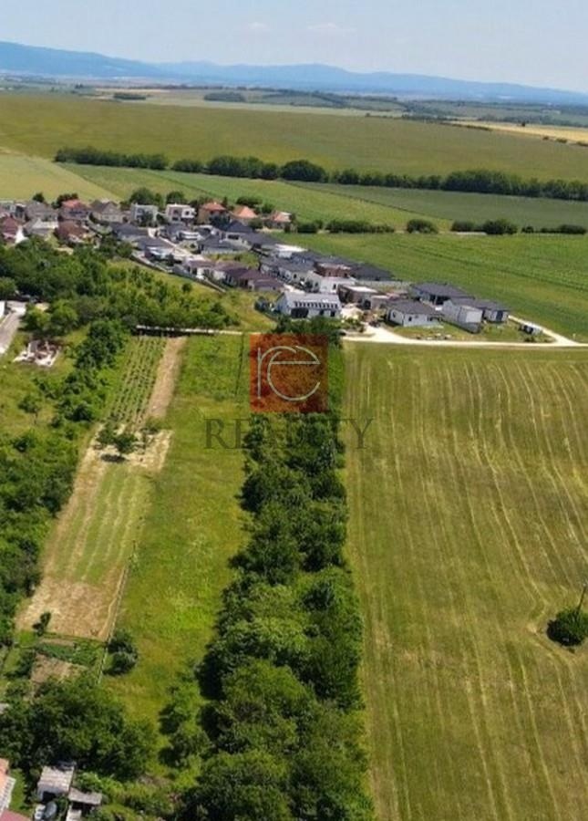 NA PREDAJ veľký stavebný pozemok, Pohranice