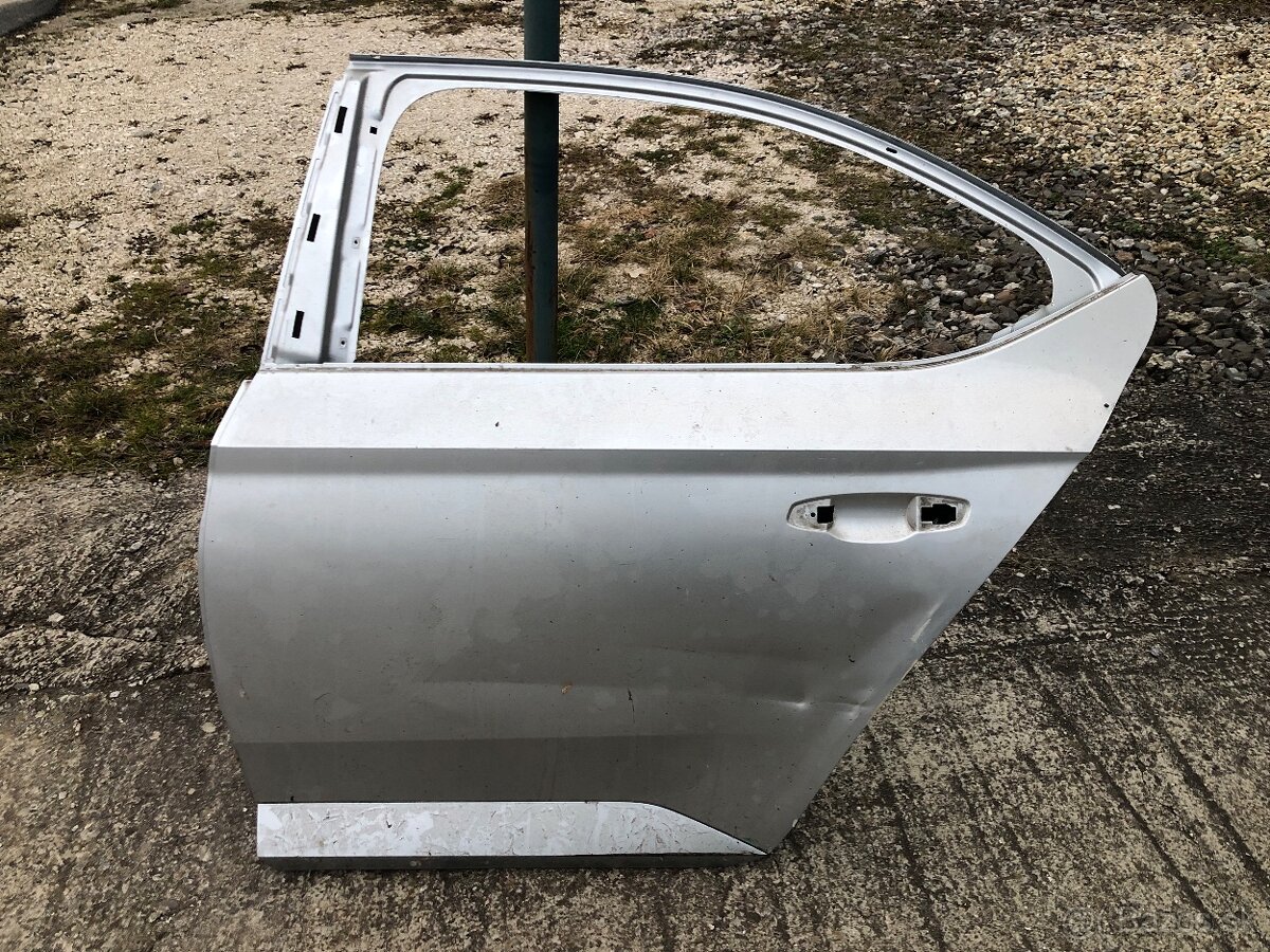 Skoda superb 3 , ľavé zadne dvere