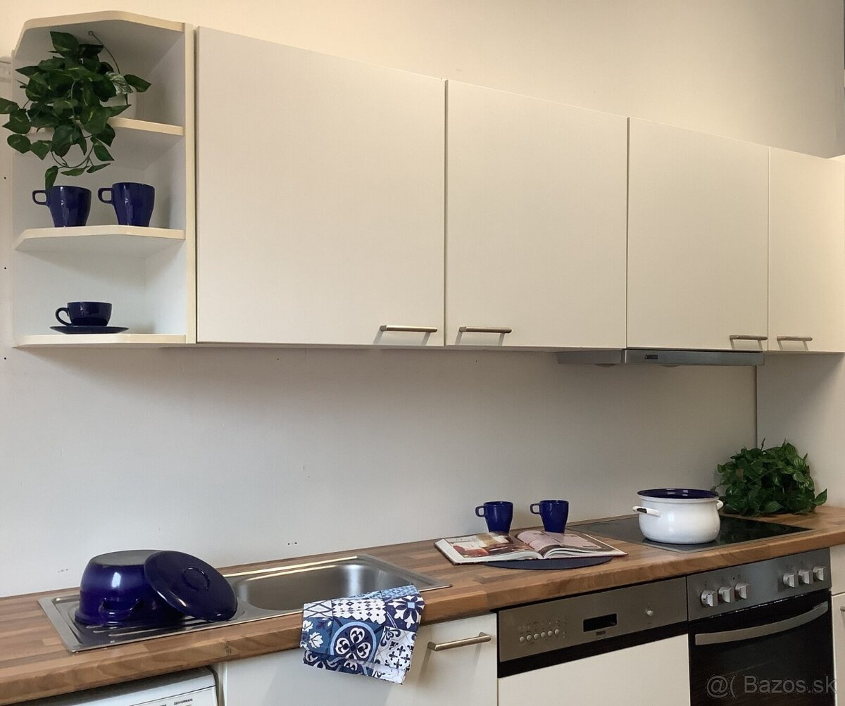 Rovná kuchynská linka BABETA