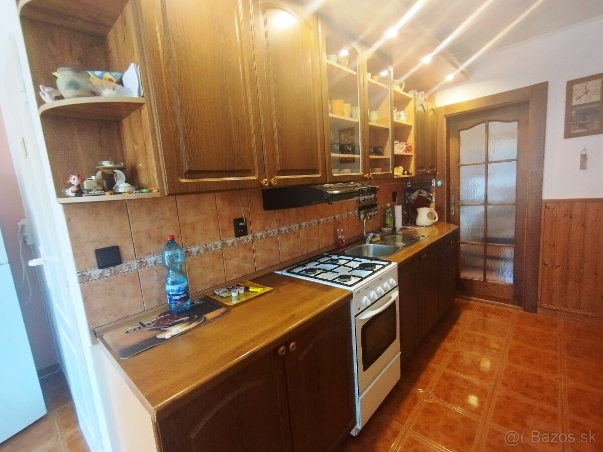 Prenajmem pekný 2 izbový byt v centre mesta Levice