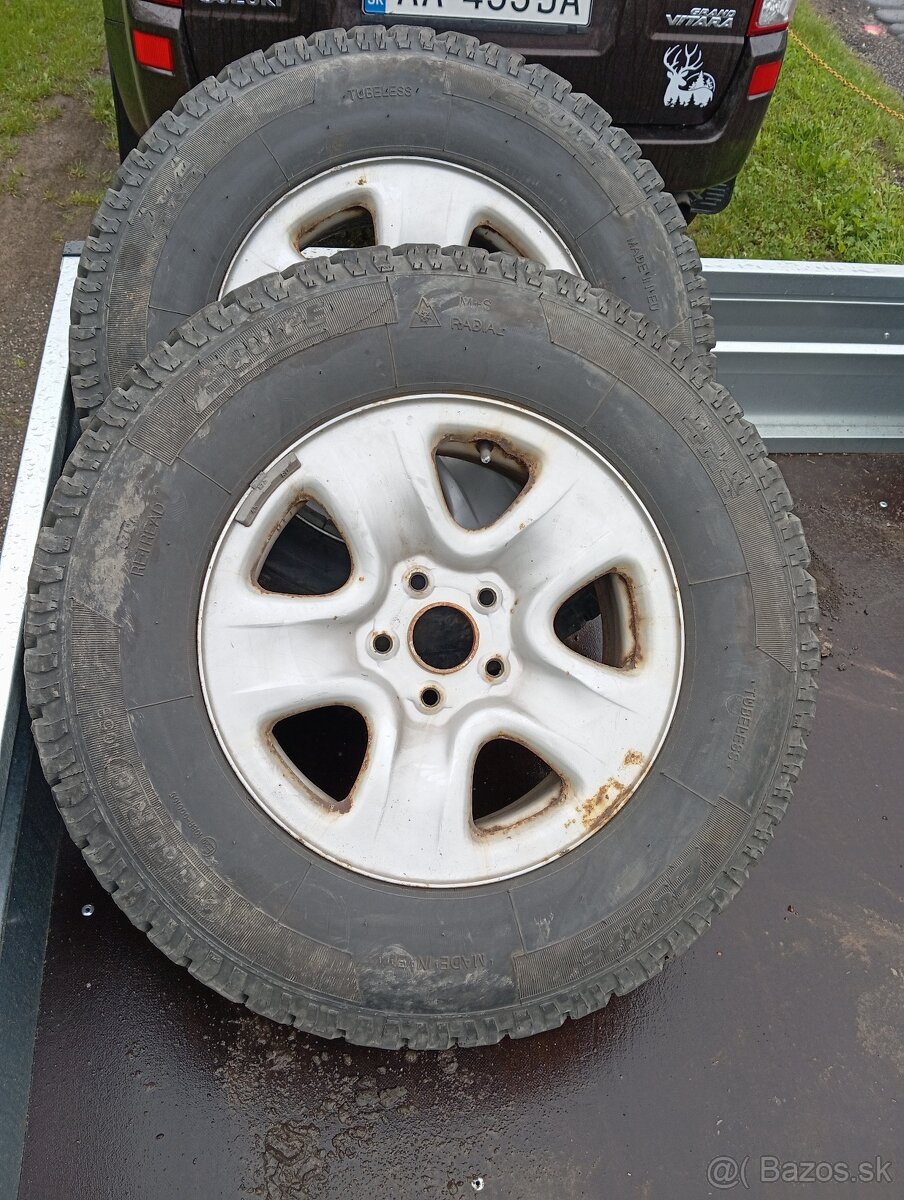 Predám pneu 215/80r16