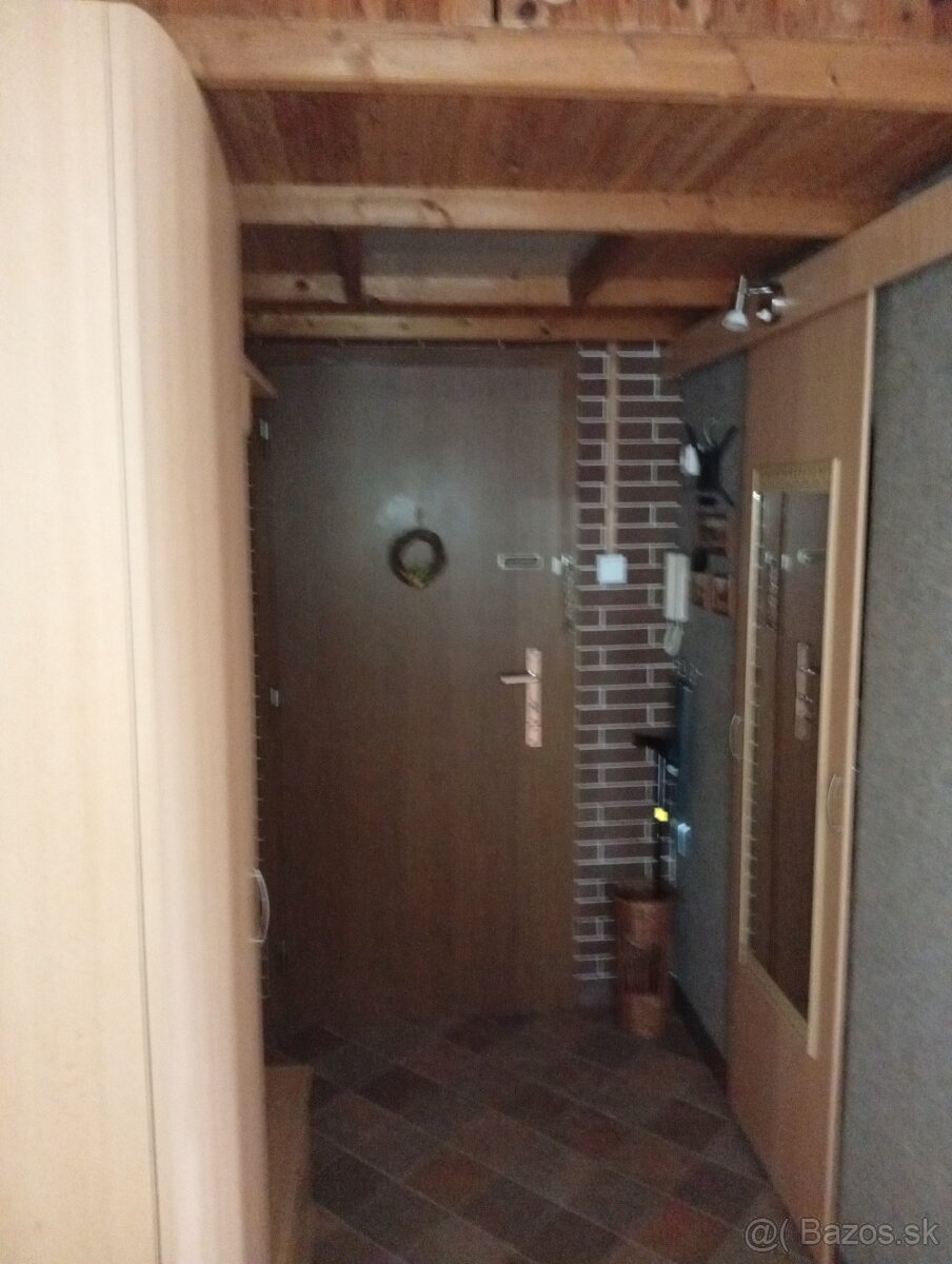 4-izbový byt o rozlohe 80m2.
