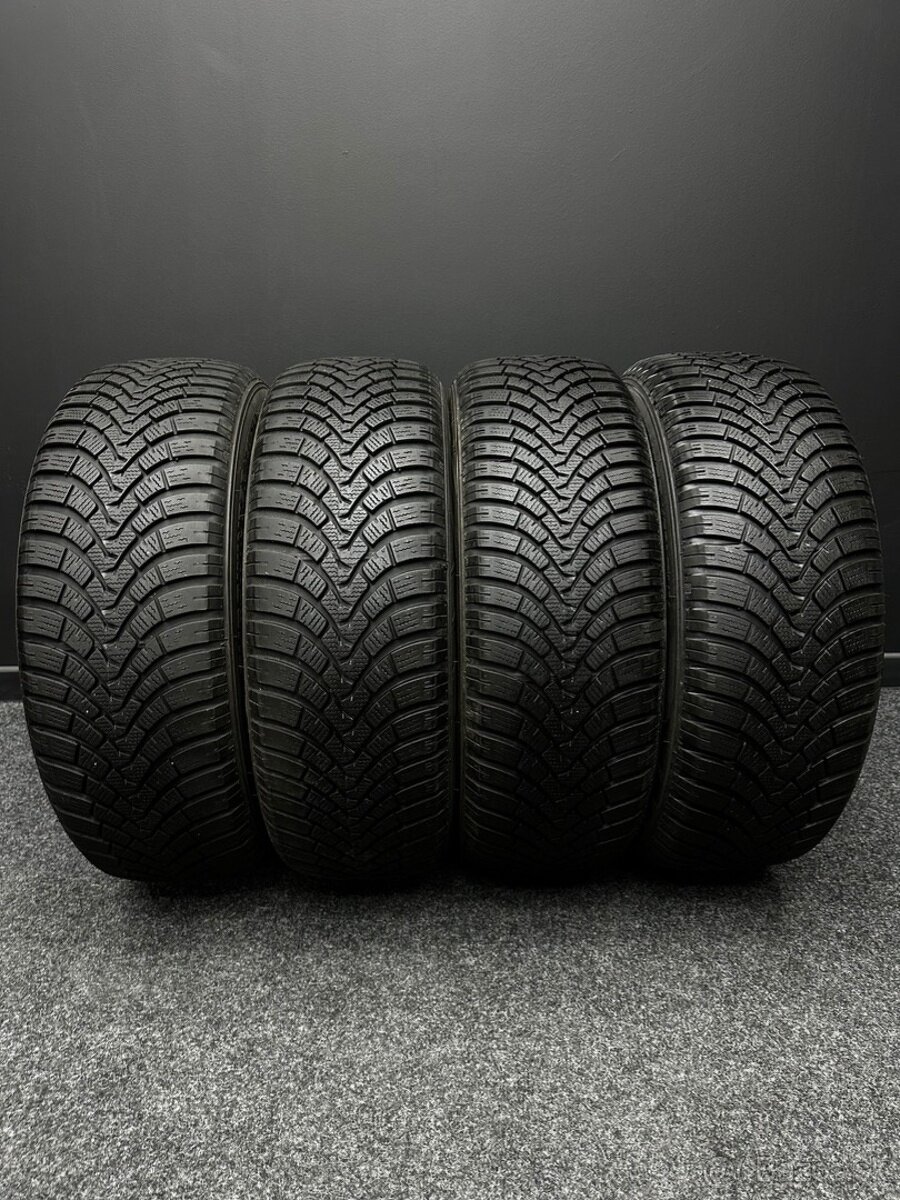 Sada pneu Falken 215/60/17 100V