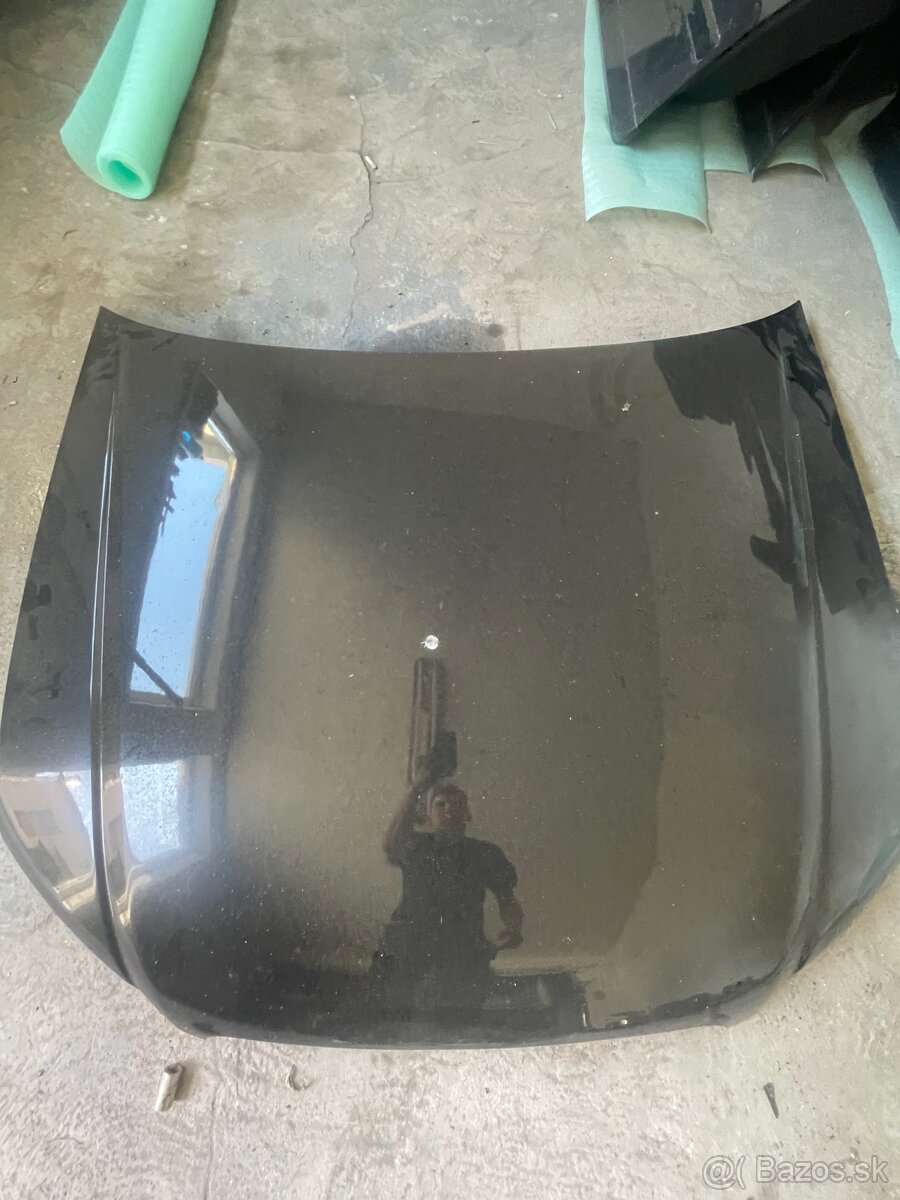 Audi a4 b7 predná kapota