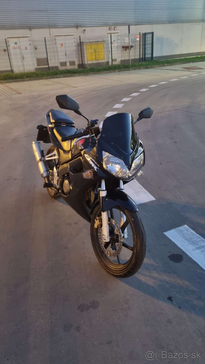 Honda CBR125R
