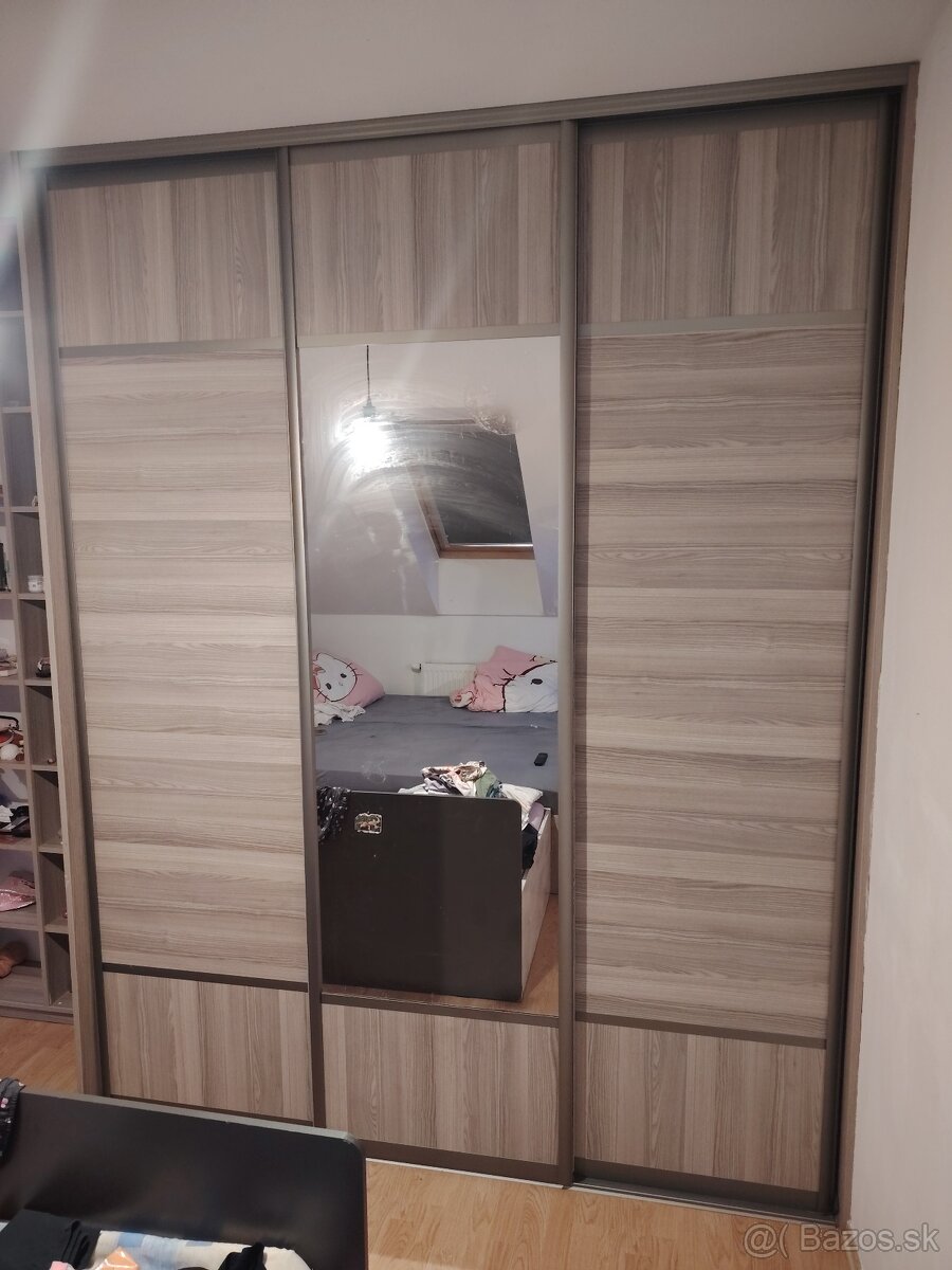 Vstavana skriňa