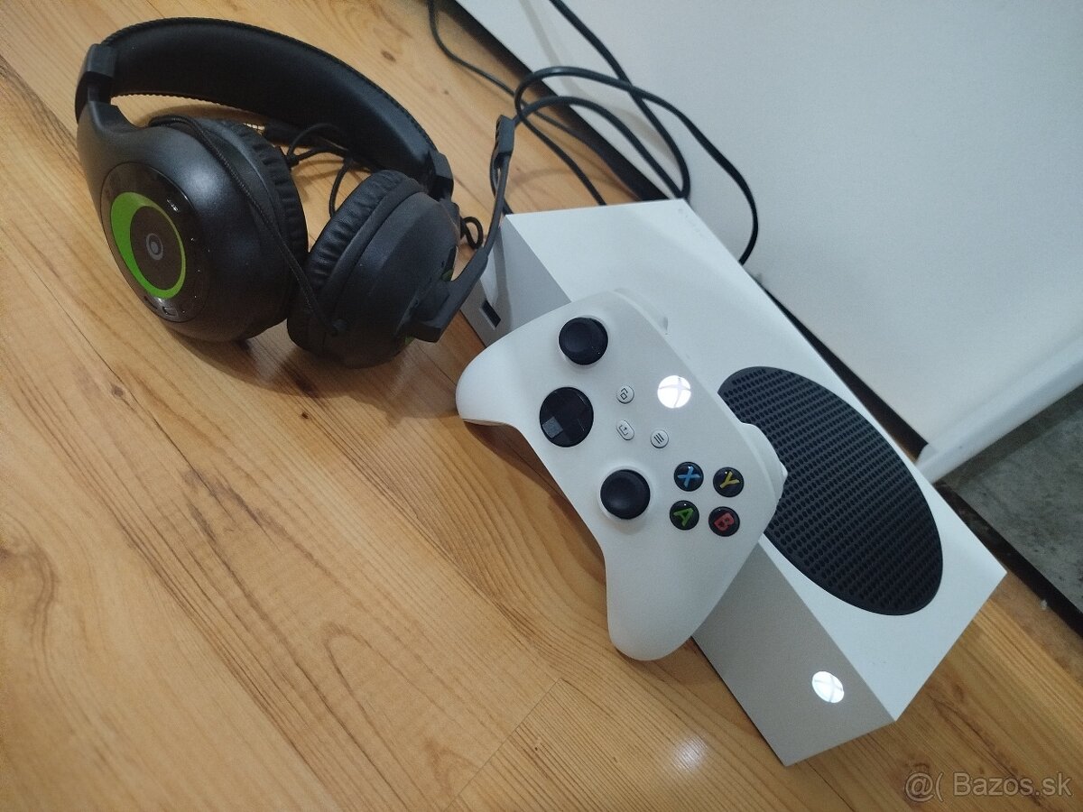 Predám Xbox series S 512GB aj z ovládačom a kabelažou