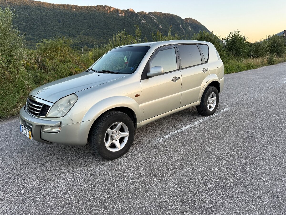 Predám ssangyong rexton 2.9td Mercedes motor