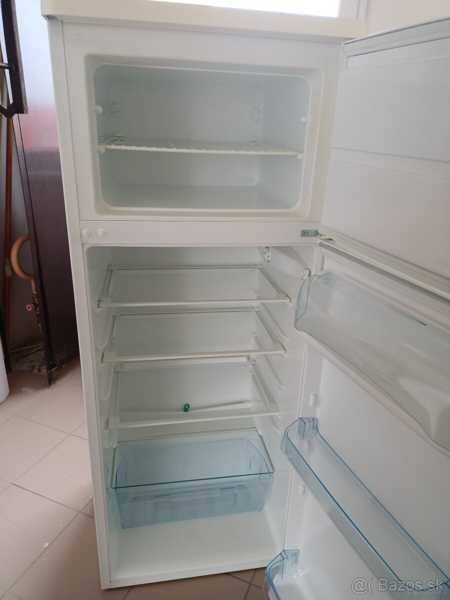 Chladnička s mrazničkou Elelektrolux