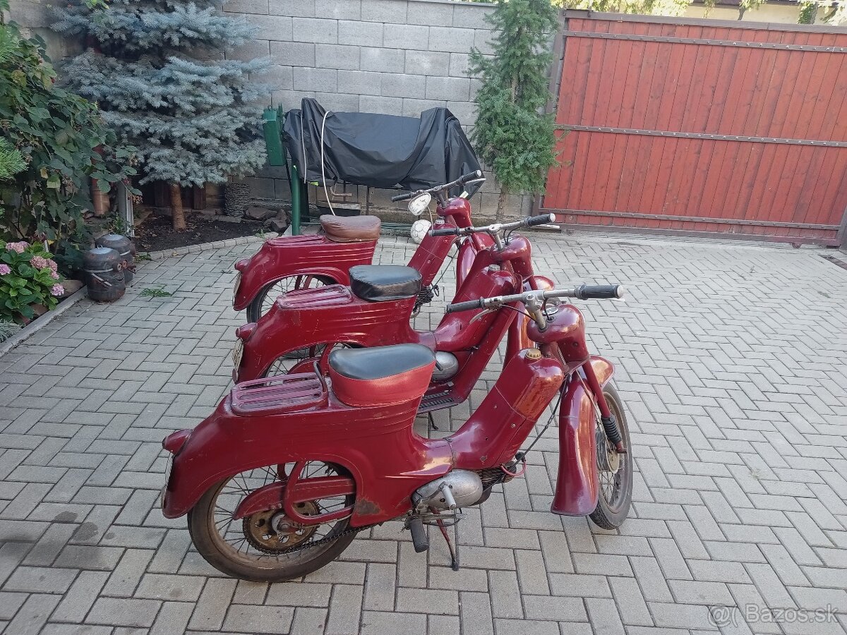 Predám zbierku Jawa 555