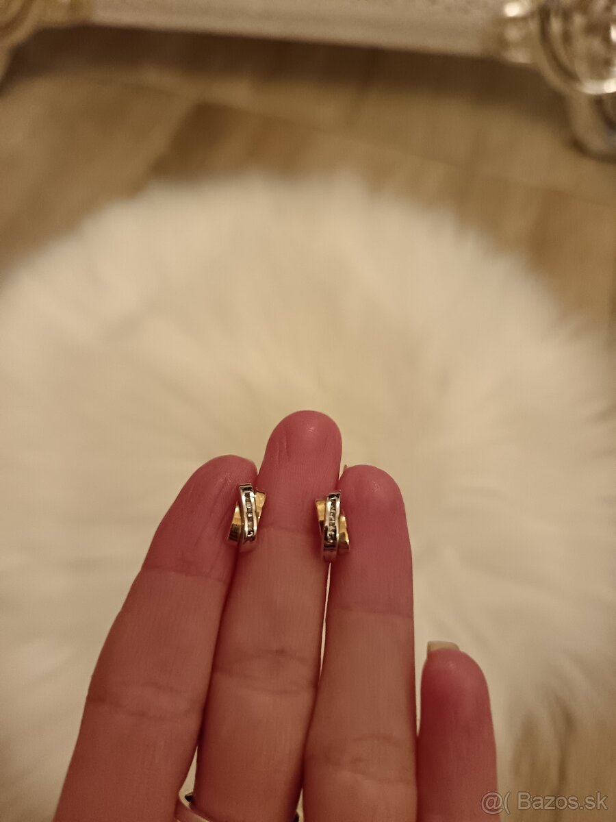 Zlaté náušnice 9k